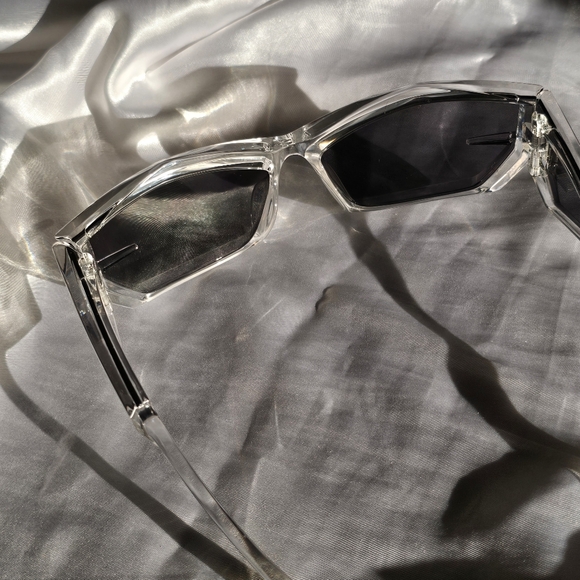 Cyber Y2K Geometric Sunglasses - Picture 4 of 7